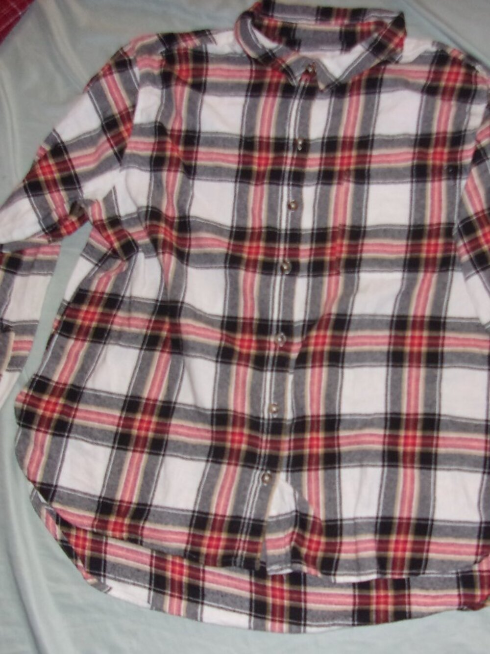 size large womens black red white plaid shirt button up top gorpcore flannel